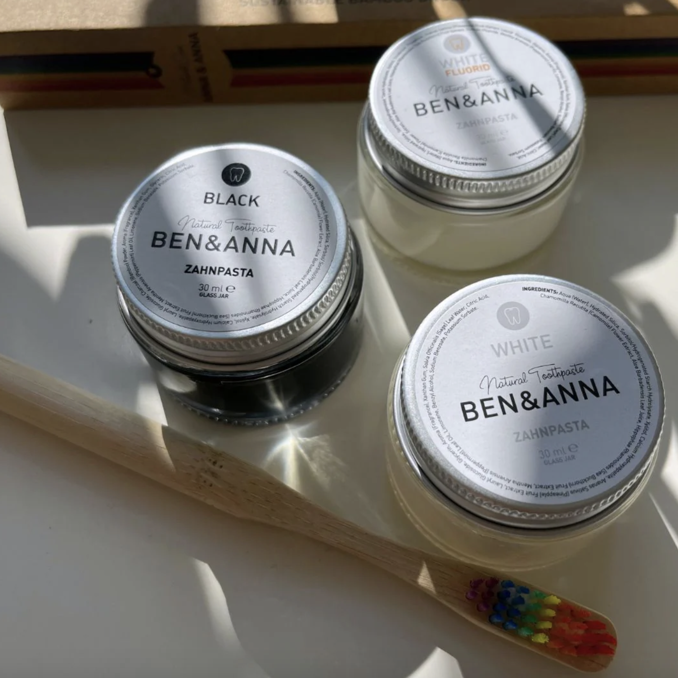 Ben&Anna Valgendav hambapasta klaaspurgis, 100 g