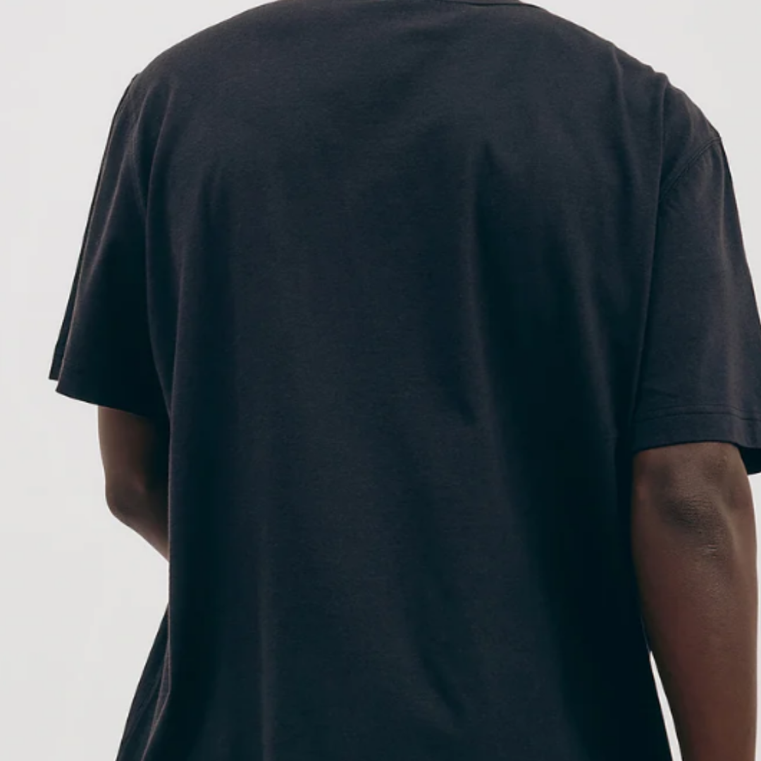 Organic Basics True Boxy Fit T-särk must