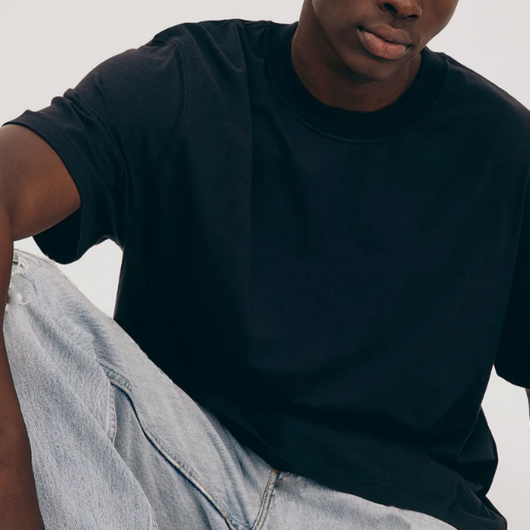 Organic Basics True Boxy Fit T-särk must