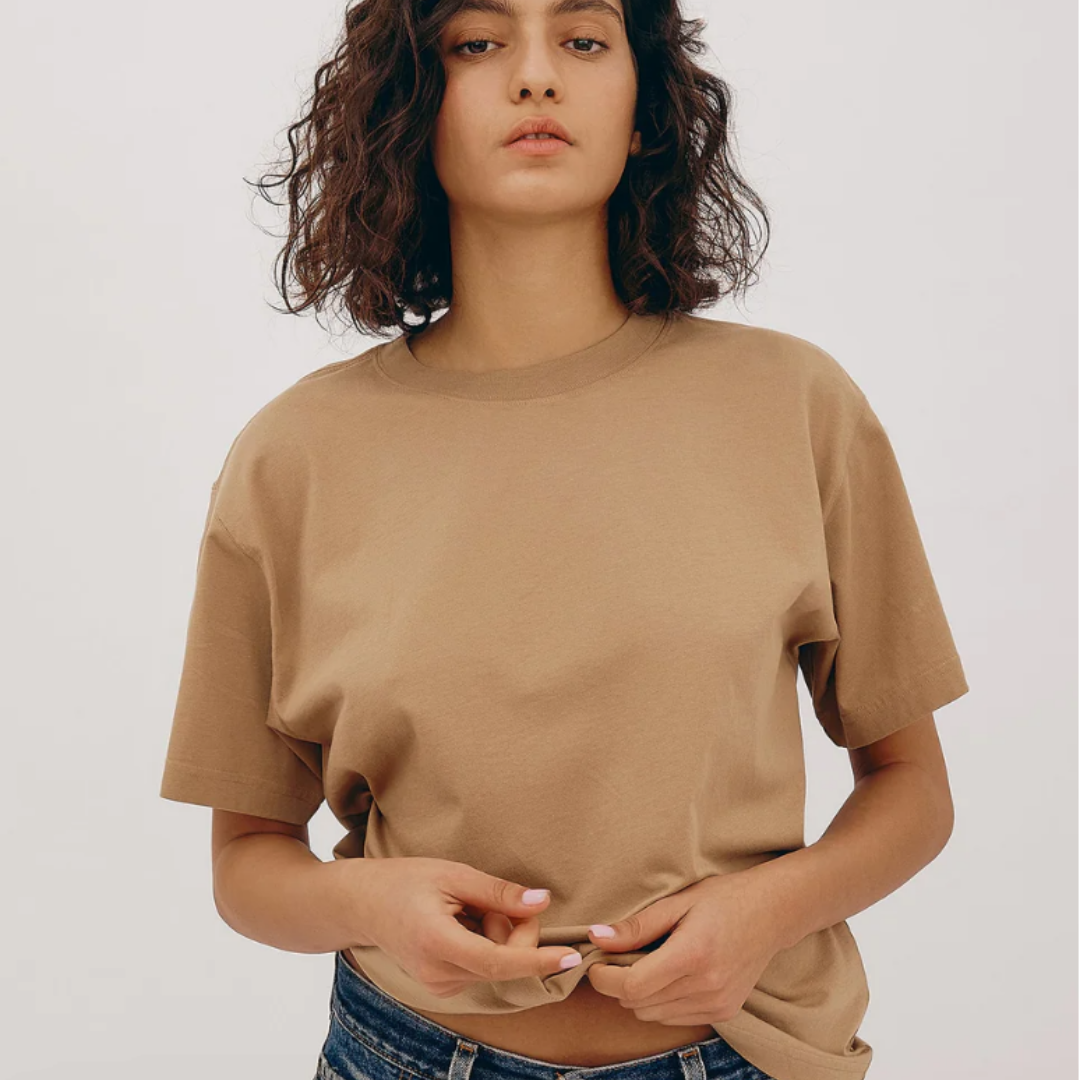 Organic Basics True Boxy T-särk sarapuupähkel